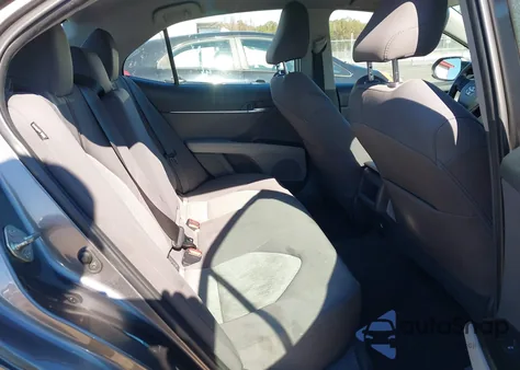 2019 Toyota Camry Le z USA, uszkodzony, nr VIN 4T1B11HK3KU284345